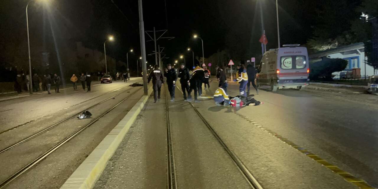 Trafik canavarının kurbanı oldu! Asker örtüsü omzuna değil tabutuna serildi 1